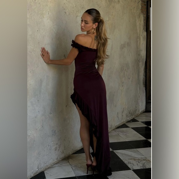 Meshki Arielle Off The Shoulder Dress in Plum NWT - Picture 3 of 11